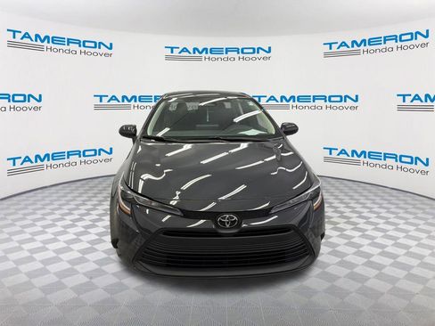 Used 2025 Toyota Corolla LE FWD image 8