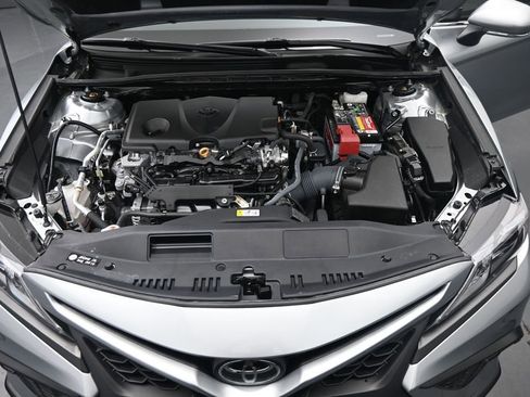 Used 2024 Toyota Camry SE FWD image 14