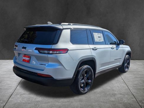 New 2025 Jeep Grand Cherokee L Limited w/ Black Appearance Package AWD/4WD image 4