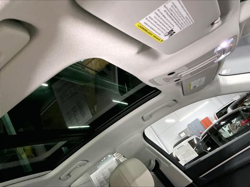 Certified 2025 Audi Q3 2.0T Premium image 25