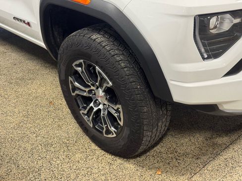 Used 2024 GMC Canyon AT4 w/ Technology Package image 4