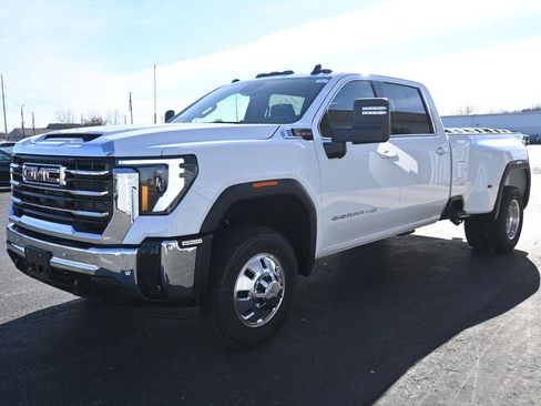 New 2026 GMC Sierra 3500 SLE w/ SLE Value Package image 12