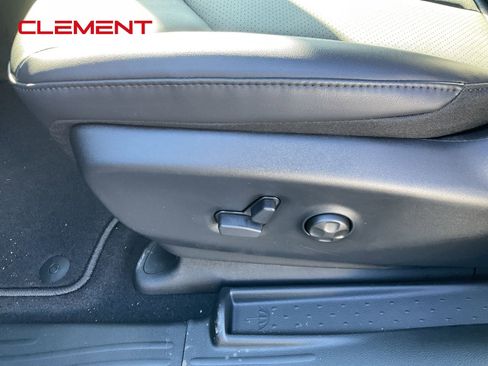 New 2026 Chrysler Pacifica Select FWD image 18