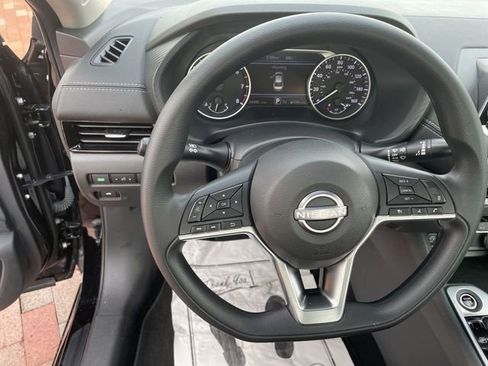 Used 2025 Nissan Sentra SV image 12