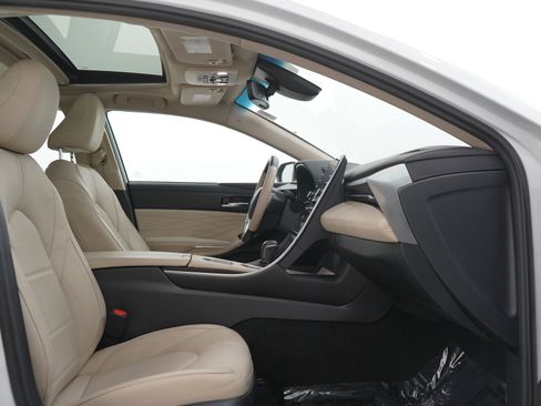 Used 2020 Toyota Avalon Limited w/ Advanced Safety Package FWD image 11