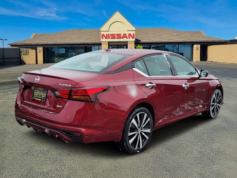 Used 2020 Nissan Altima 2.5 Platinum image 4