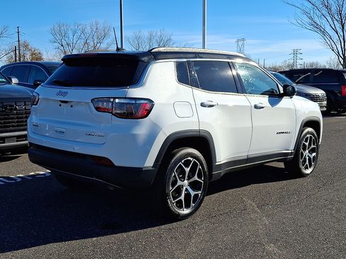 Used 2024 Jeep Compass Limited image 6