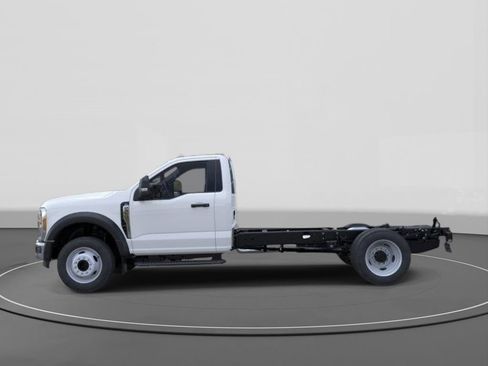 New 2026 Ford F450 XL w/ XL Chrome Package RWD image 3