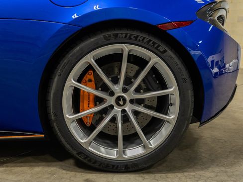 Used 2019 McLaren 570S Coupe RWD image 34