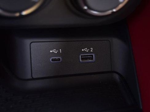 Certified 2024 Nissan Z Performance w/ Floor Mat Package image 18