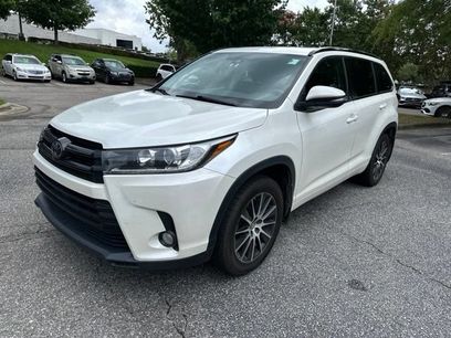 Used 2017 Toyota Highlander SE