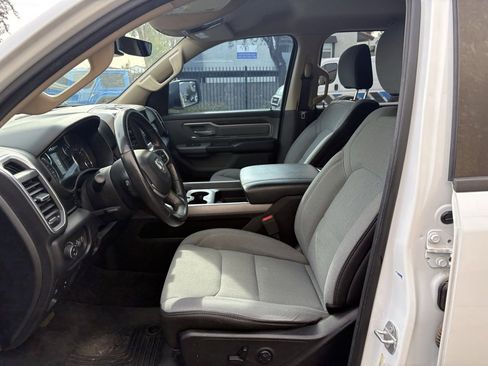 Used 2019 RAM 1500 Big Horn image 9