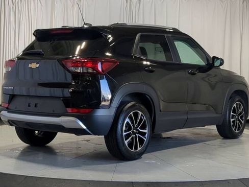 Used 2025 Chevrolet TrailBlazer LT FWD image 8