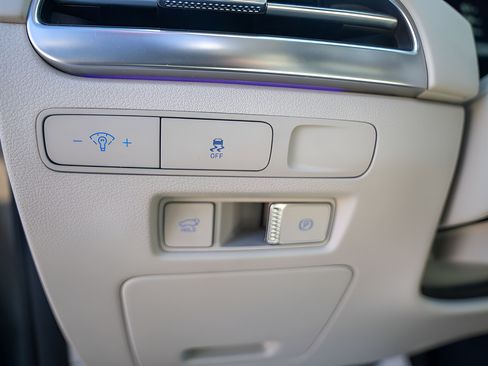 Certified 2024 Hyundai Palisade Calligraphy FWD image 24