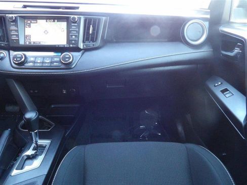 Used 2016 Toyota RAV4 XLE image 18