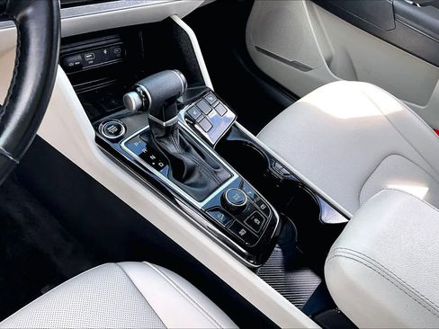 Used 2024 Kia Sportage EX image 15