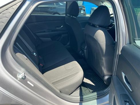 Used 2025 Hyundai Elantra Hybrid FWD image 47