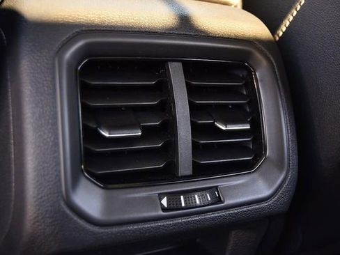 New 2026 Volkswagen Taos SE image 23