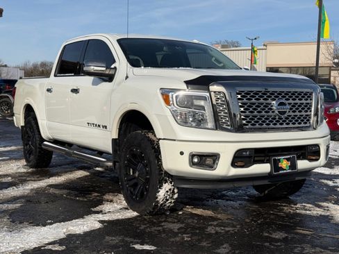 Used 2018 Nissan Titan Platinum Reserve image 2