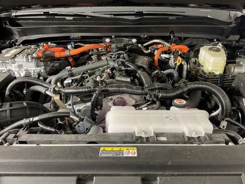 Used 2025 Toyota Tacoma Trailhunter image 18