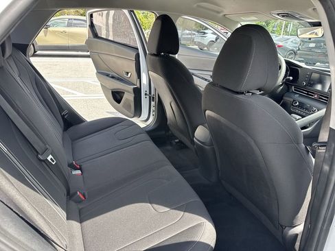 Used 2021 Hyundai Elantra SEL image 33