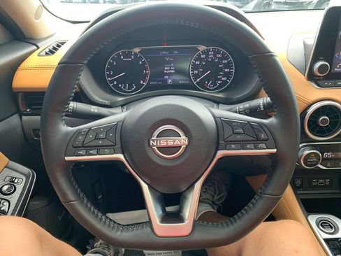 Used 2025 Nissan Sentra SV w/ SV Premium Package FWD image 9