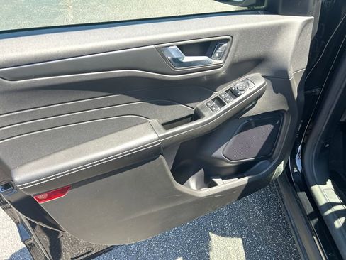 Used 2024 Ford Escape SE FWD image 12