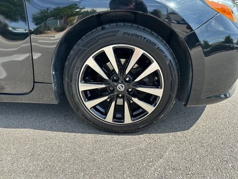 Used 2017 Nissan Altima 2.5 SV w/ Convenience Package FWD image 14