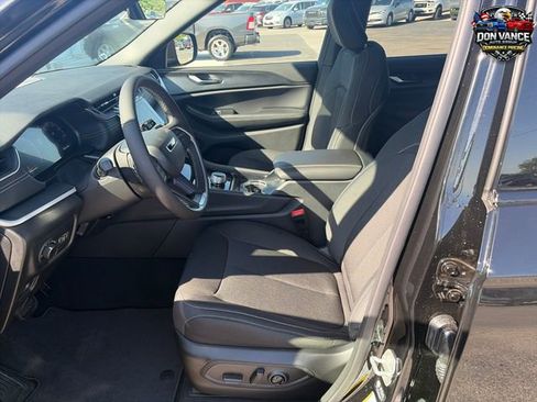 New 2026 Jeep Grand Cherokee L Laredo AWD/4WD image 9