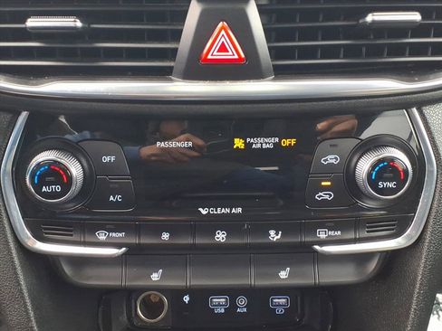 Used 2020 Hyundai Santa Fe SEL w/ Convenience + Premium Package image 15