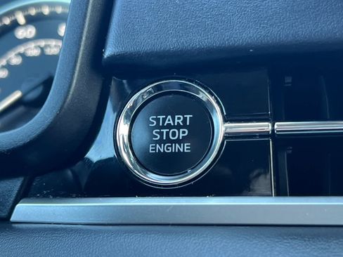 Used 2023 Mitsubishi Outlander SE image 26