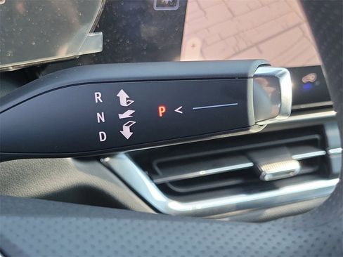 New 2026 Chevrolet Equinox EV LT image 10