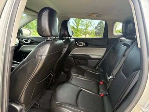 Used 2022 Jeep Compass Limited AWD/4WD image 18