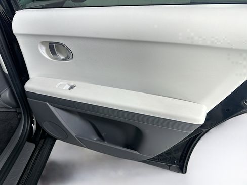 Used 2024 Hyundai Ioniq 5 SEL image 30