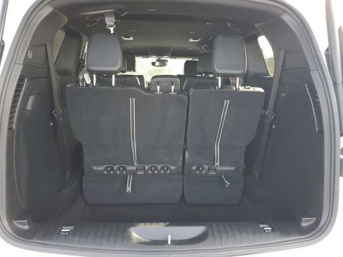 Used 2025 Chrysler Pacifica Select FWD image 32