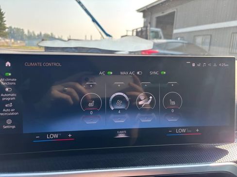 Used 2024 BMW M240i xDrive Coupe AWD/4WD image 17