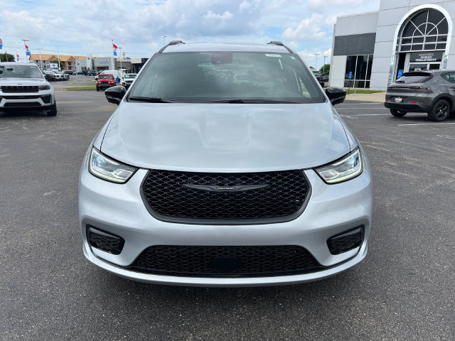 New 2026 Chrysler Pacifica Select w/ S Appearance Package FWD image 2