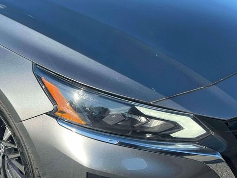 Used 2023 Nissan Altima 2.5 SV FWD image 13