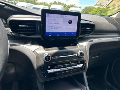 Used 2020 Ford Explorer XLT w/ Comfort Package RWD image 30