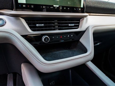 New 2026 Ford Explorer Active RWD image 17