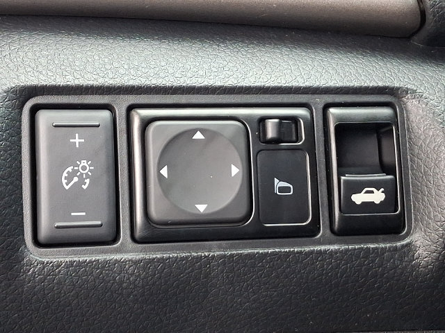 Used 2015 Nissan Sentra SV FWD image 25