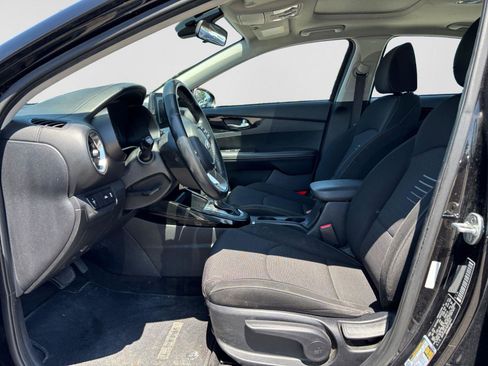 Used 2019 Kia Forte S w/ S Premium Package FWD image 10