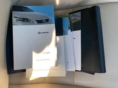 Used 2013 Lexus CT 200h w/ Premium Pkg w/Navigation image 32