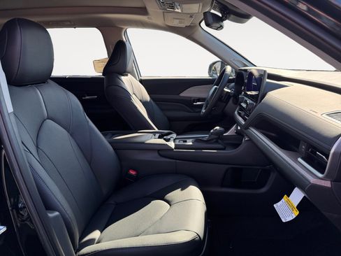 New 2026 Toyota Grand Highlander AWD image 17