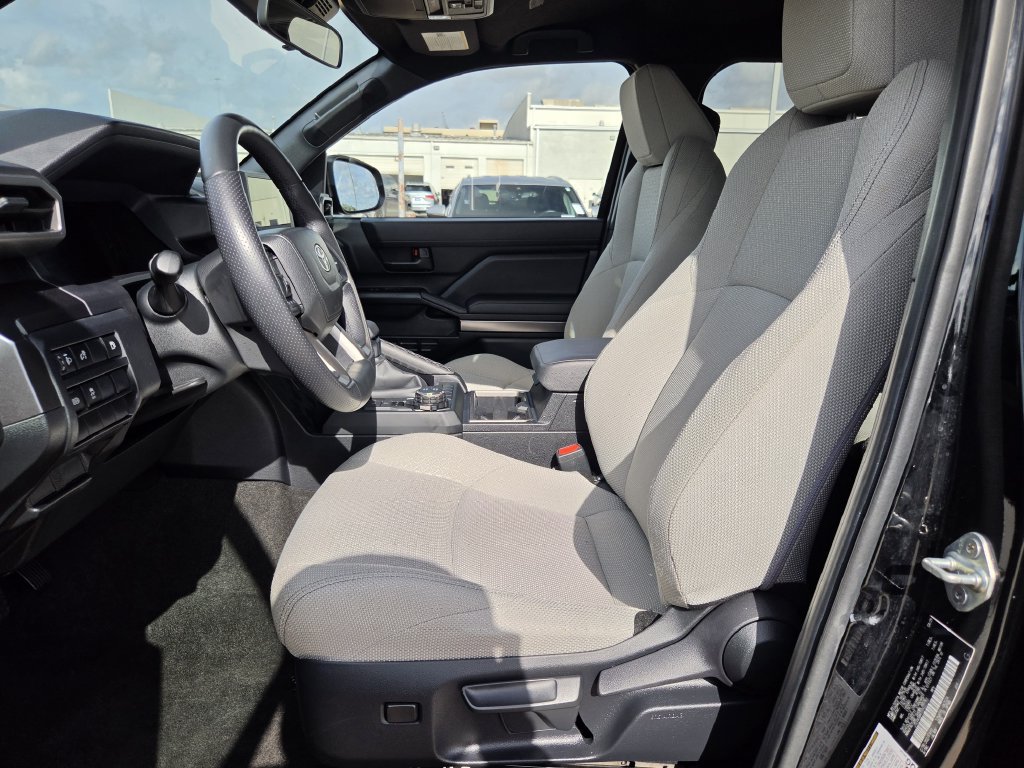 Used 2025 Toyota 4Runner SR5 AWD/4WD image 26