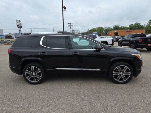 Used 2019 GMC Acadia Denali w/ Technology Package FWD image 9