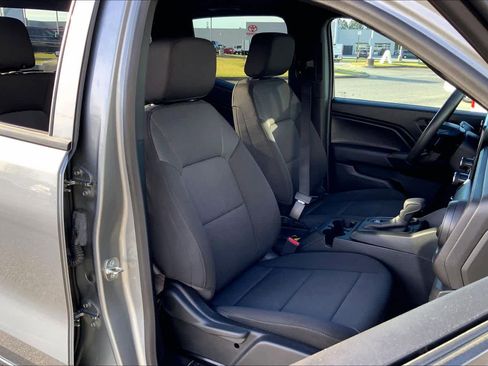 Used 2024 Chevrolet Colorado W/T image 9