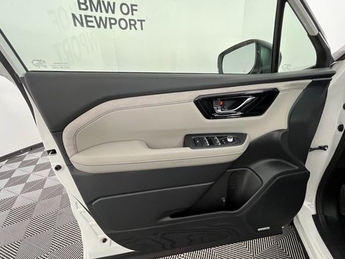 Used 2025 Subaru Forester Limited image 28