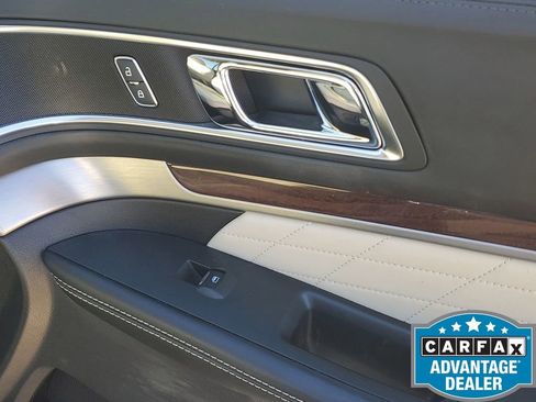 Used 2019 Ford Explorer Platinum image 51