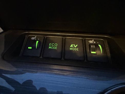 Used 2014 Toyota Camry XLE w/ Leather Package image 24